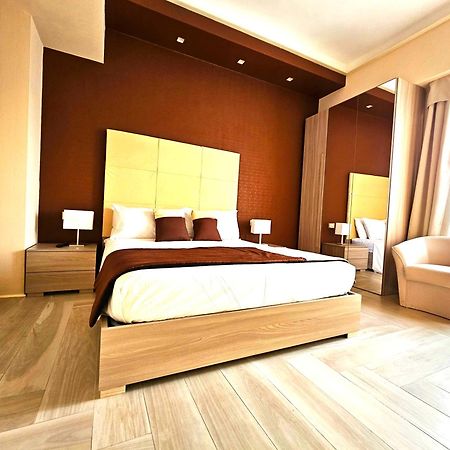 Astoria Boutique Suites เลชเช ภายนอก รูปภาพ