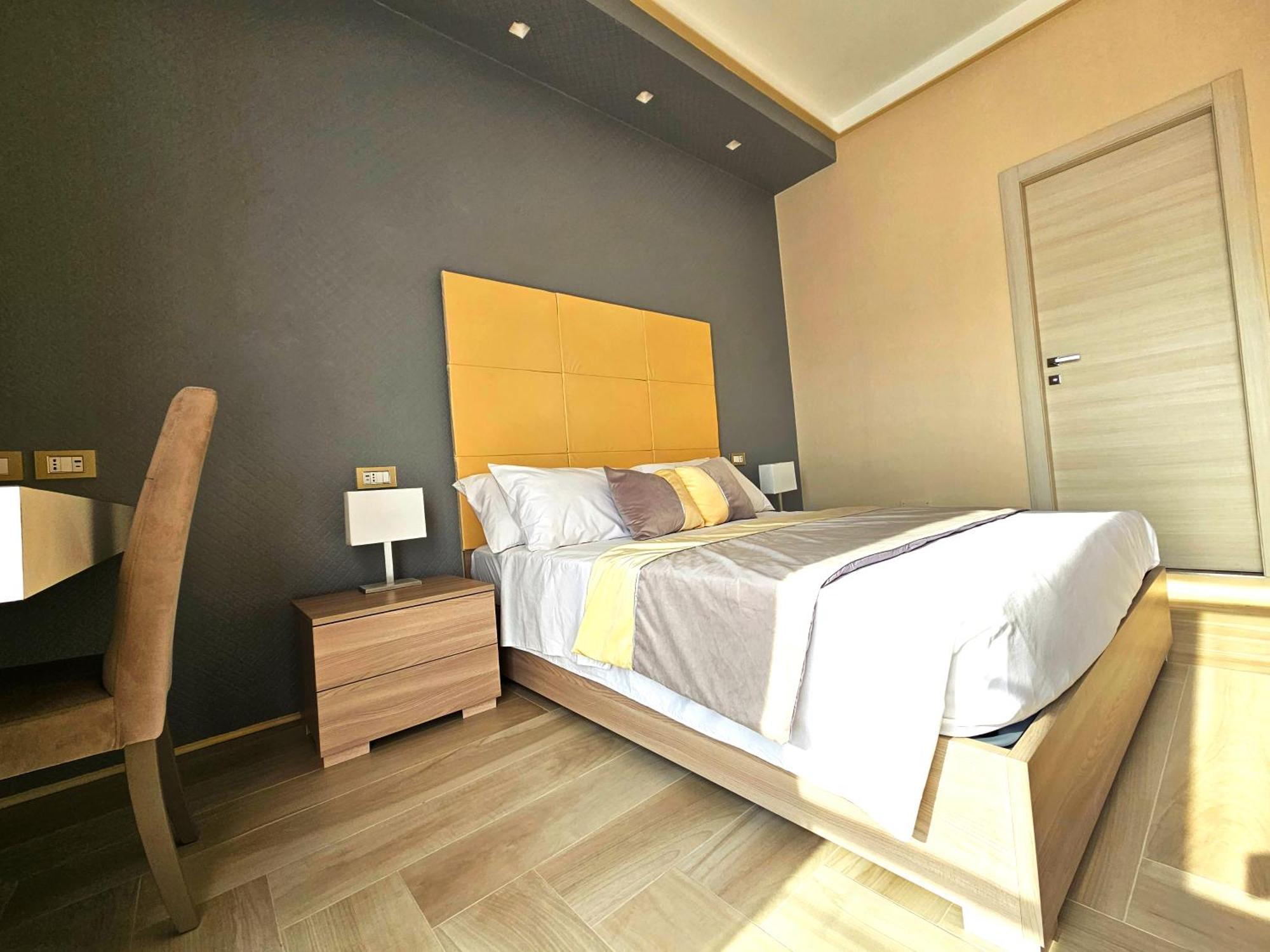 Astoria Boutique Suites เลชเช ภายนอก รูปภาพ