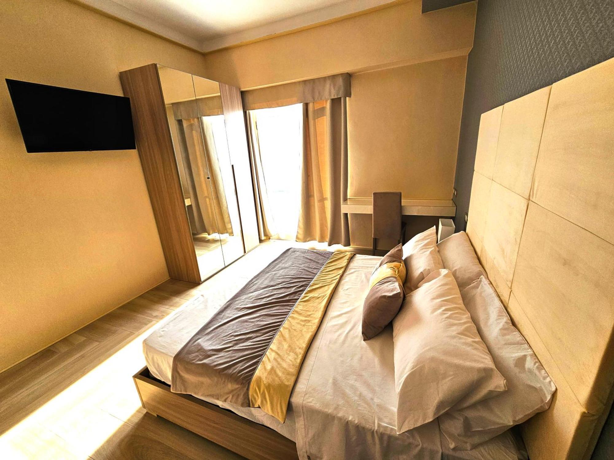 Astoria Boutique Suites เลชเช ภายนอก รูปภาพ